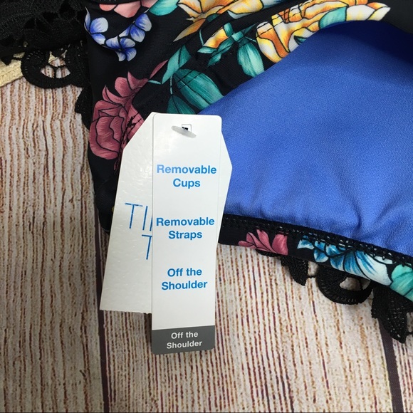 Time & Tru Floral Off the Shoulder Bikini Top Size 8-10 - Picture 8 of 9